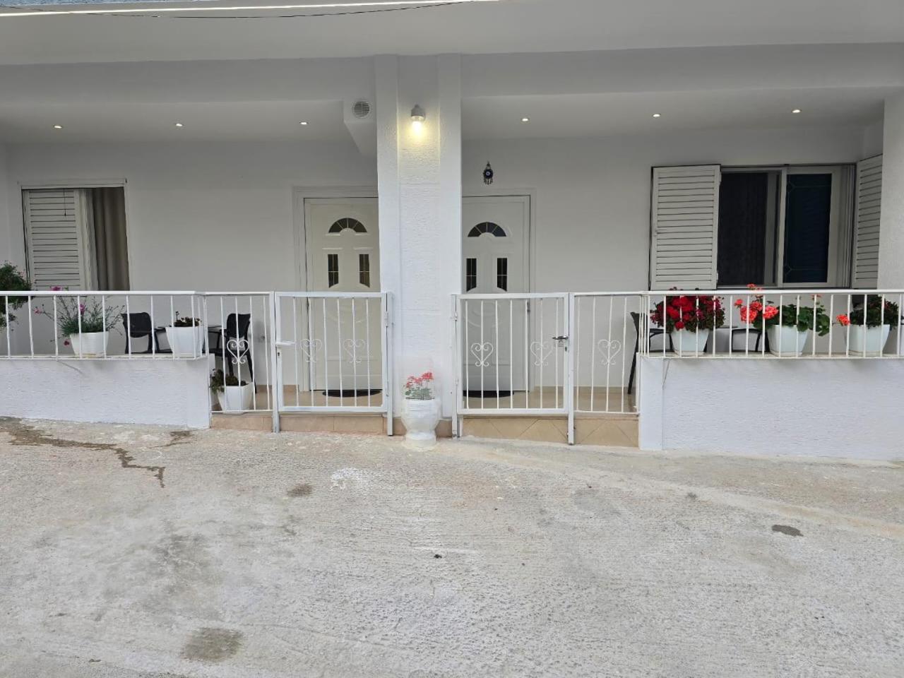 Aila Apartment Sarandë Exterior foto